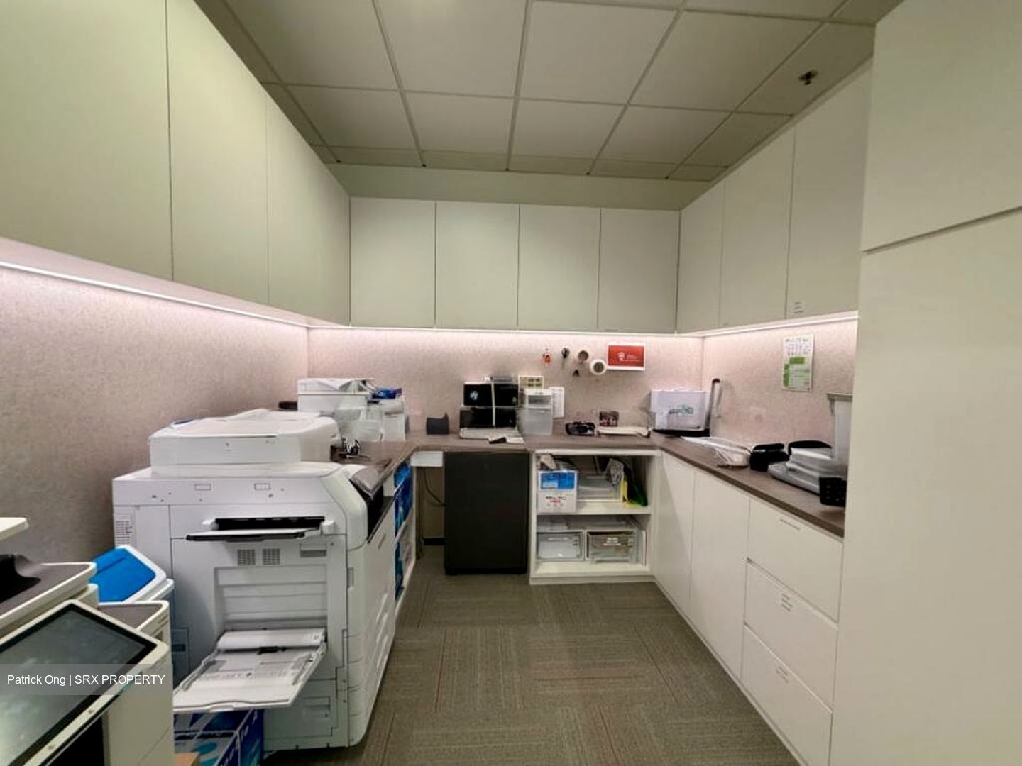 Ocean Financial Centre (D1), Office #630117051